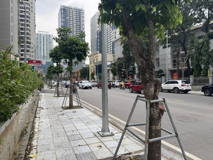 Các hạng mục liên quan đến hoàn thiện hạ tầng kỹ thuật, chỉnh trang vỉa hè, hệ thống chiếu sáng, cây xanh cũng đã được hoàn thiện. Ảnh: Quốc Lũy - TTXVN