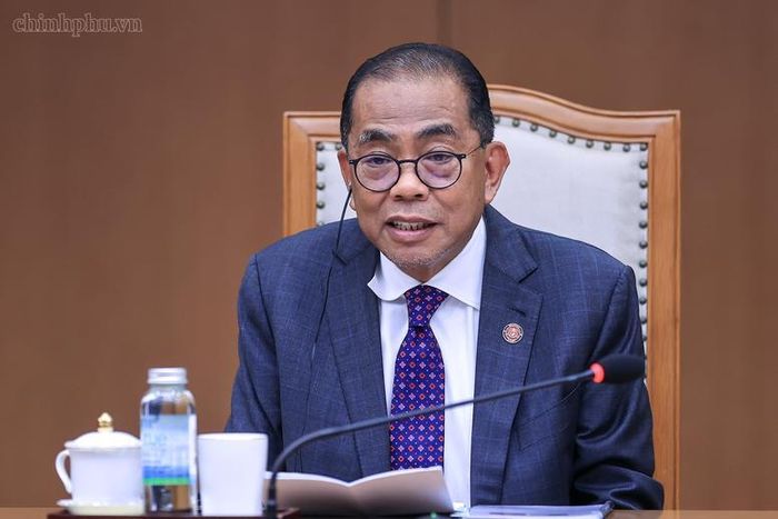 Bộ trưởng Quốc phòng Malaysia chúc mừng Thủ tướng Lê Minh Hưng đảm nhận chức vụ người đứng đầu Chính phủ Việt Nam - Ảnh: VGP/Nhật Bắc
