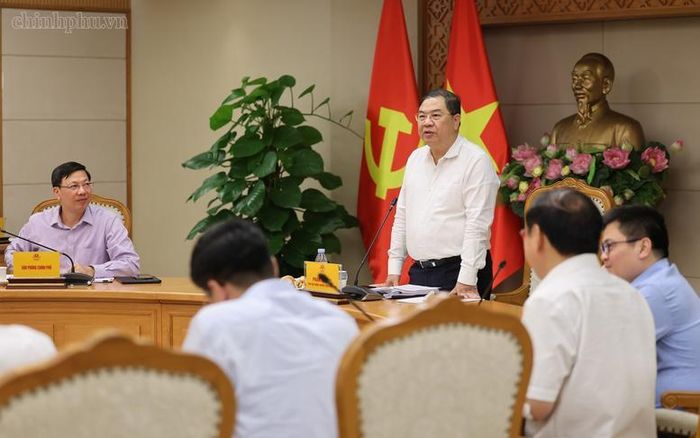 Ủy viên Bộ Chính trị, Phó Thủ tướng Thường trực Phạm Gia Túc làm việc với tỉnh Quảng Ngãi cùng các bộ, ngành liên quan về đề xuất chính sách phát triển Trung tâm lọc hóa dầu và năng lượng quốc gia tại Khu kinh tế Dung Quất - Ảnh: VGP/Phương Nguyên