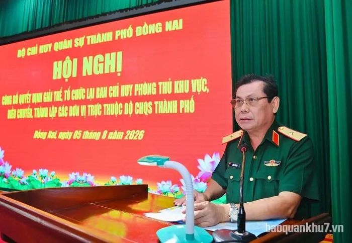 Thiếu tướng Đặng Văn Lẫm, Ủy viên Thường vụ Đảng ủy, Phó Tư lệnh Quân khu 7 phát biểu chỉ đạo Hội nghị.