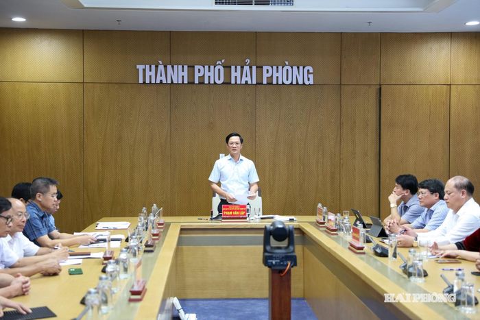 Các đại biểu dự hội nghị.