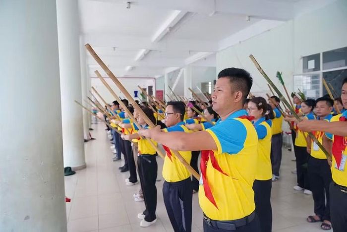 Công tác huấn luyện Nghi thức Đội luôn được thực hiện nghiêm túc, trang trọng, bảo đảm đúng Điều lệ Đội Thiếu niên Tiền phong Hồ Chí Minh. (Ảnh: Hội đồng Đội Trung ương cung cấp)