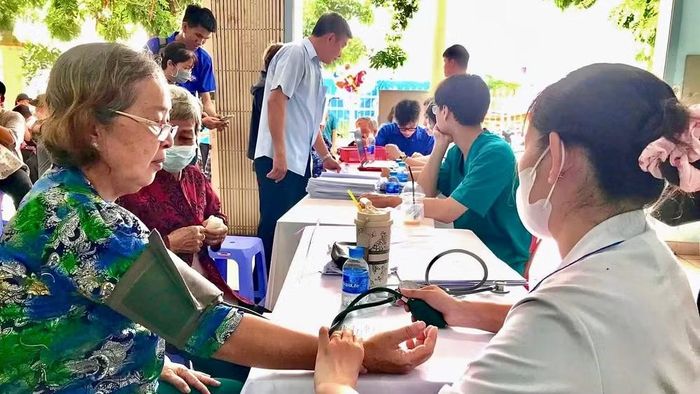Bệnh viện đa khoa khu vực Hóc Môn triển khai khám sức khỏe cho người dân. (Ảnh: Bệnh viện cung cấp)