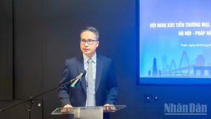 Ông Vũ Anh Sơn, Tham tán Thương mại Việt Nam tại Pháp phát biểu tại hội nghị.