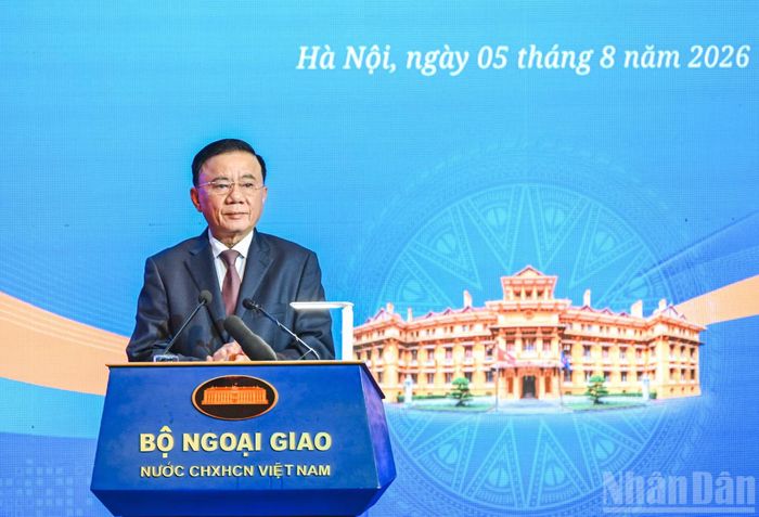 Thường trực Ban Bí thư Trần Cẩm Tú phát biểu chỉ đạo tại phiên họp. (Ảnh: DUY LINH)