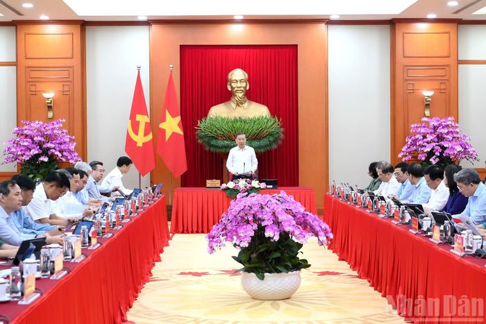 Tổng Bí thư, Chủ tịch nước Tô Lâm phát biểu tại Phiên họp thứ nhất Ban Chỉ đạo Trung ương về tổng kết thực tiễn và nghiên cứu sửa đổi, bổ sung Điều lệ Đảng. (Ảnh: ĐĂNG KHOA)