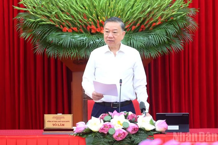 Tổng Bí thư, Chủ tịch nước Tô Lâm phát biểu chỉ đạo tại Phiên họp thứ nhất Ban Chỉ đạo Trung ương về tổng kết thực tiễn và nghiên cứu sửa đổi, bổ sung Điều lệ Đảng. (Ảnh: ĐĂNG KHOA)
