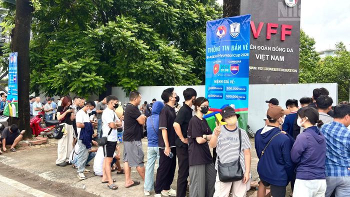 Vé xem trận đấu giữa Đội tuyển Việt Nam và Đội tuyển Campuchia tại ASEAN Cup 2026 được phát hành với 4 mệnh giá gồm 200.000 đồng, 300.000 đồng, 400.000 đồng và 500.000 đồng.