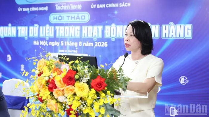 Tổng Biên tập Tạp chí Thị trường Tài chính Tiền tệ Trần Thị Thanh Bích phát biểu đề dẫn hội thảo.