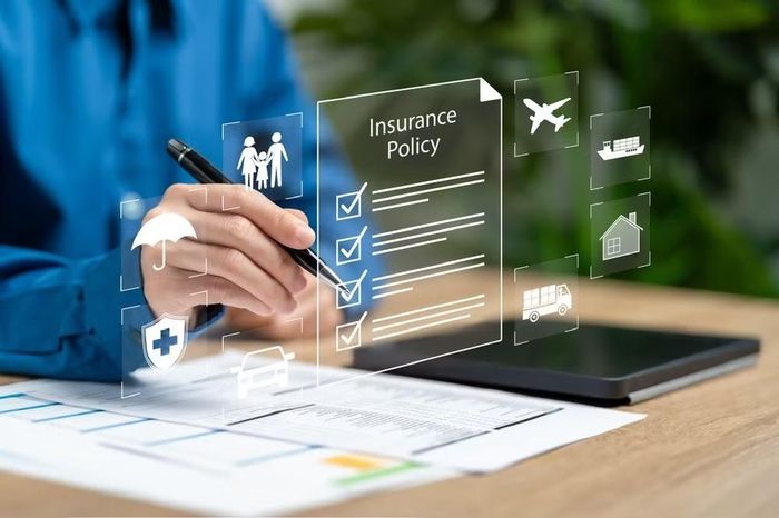 Trao đổi với tư vấn viên giúp khách hàng xác định rõ nhu cầu bảo vệ và lựa chọn giải pháp phù hợp với mục tiêu tài chính của gia đình.