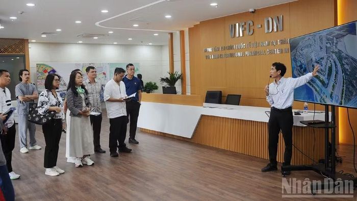 Thành phố đang đứng trước thời cơ lớn với Trung tâm Tài chính quốc tế, Khu thương mại tự do và các động lực tăng trưởng mới.
