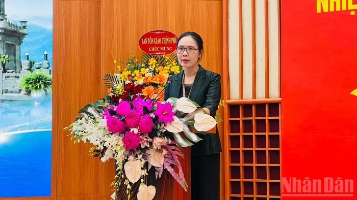 Phó Trưởng Ban Tôn giáo Chính phủ Trần Thị Minh Nga phát biểu tại hội thảo khoa học.