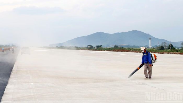 Sân bay Liên Khương chính thức đón các chuyến bay thương mại trở lại từ ngày 19/8, với tần suất 36-40 chuyến mỗi ngày, kết nối Thành phố Hồ Chí Minh, Hà Nội, Đà Nẵng, Vinh, Cần Thơ, Hải Phòng và đường bay quốc tế đi Kuala Lumpur, tái khôi phục các chuyến bay thương mại bằng đường hàng không trên vùng đất cao nguyên.