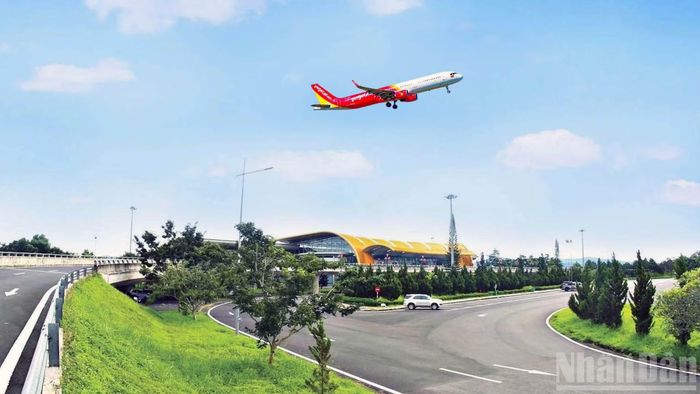 Cảng hàng không quốc tế Liên Khương dự kiến mở cửa trở lại vào ngày 19/8, kỳ vọng tạo động lực mới thúc đẩy phát triển du lịch, thu hút đầu tư và góp phần tăng trưởng kinh tế tỉnh Lâm Đồng.