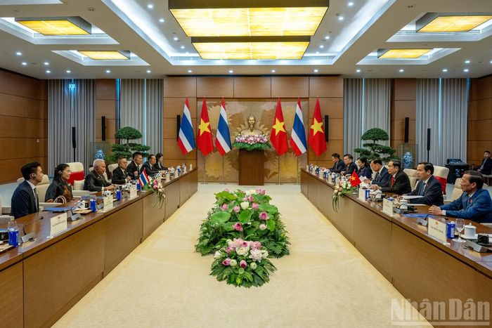 Quang cảnh hội đàm giữa Chủ tịch Quốc hội Trần Thanh Mẫn và Chủ tịch Quốc hội kiêm Chủ tịch Hạ viện Vương quốc Thái Lan Sophon Zaram.