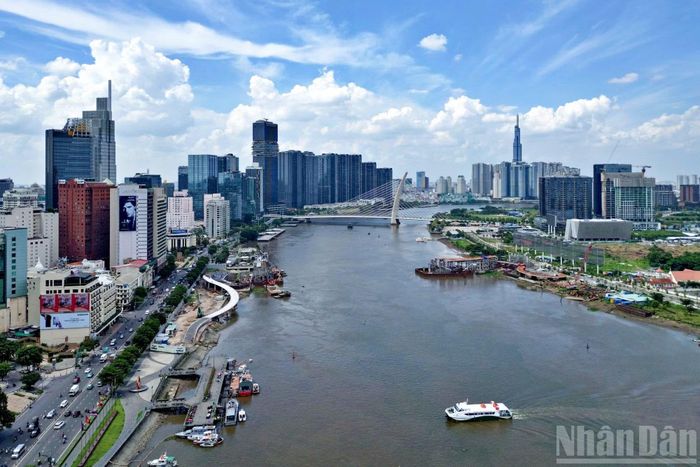 Dự án cũng đầu tư hệ thống công viên, không gian văn hóa, thể thao và cải tạo công trình hiện hữu.