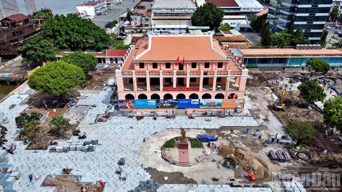 Dự án có quy mô khoảng 1,4ha, là dự án thành phần 1 thuộc tổng thể Dự án Công viên văn hóa Bến Nhà Rồng-Khánh Hội và Công viên cây xanh công cộng Bến Bạch Đằng.