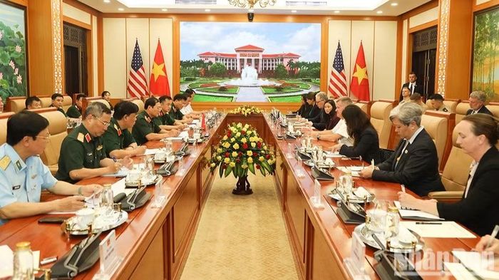 Quang cảnh hội kiến. (Ảnh: Cổng thông tin điện tử Bộ Quốc phòng)