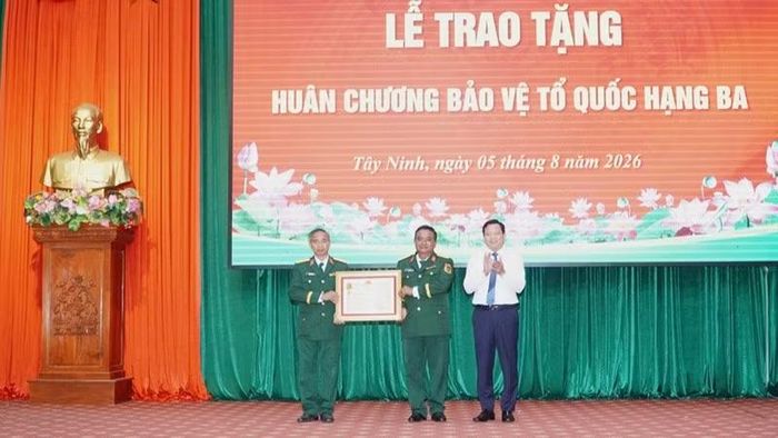 Chủ tịch nước Cộng hòa xã hội chủ nghĩa Việt Nam tặng Huân chương Bảo vệ Tổ quốc hạng Ba cho Đội K73, Phòng Chính trị, Bộ Chỉ huy quân sự tỉnh Tây Ninh; tặng Huân chương Bảo vệ Tổ quốc hạng Ba cho Đại tá Trần Chí Công, Đội trưởng Đội K73.