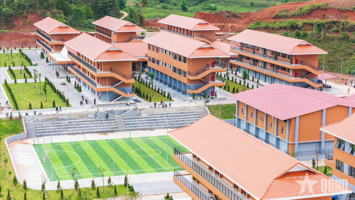  Trường Phổ thông nội trú liên cấp Tiểu học và THCS Si Pa Phìn (Điện Biên) khánh thành ngày 31-1-2026 là dự án đầu tiên hoàn thành trong chiến dịch xây 248 trường vùng biên, khẳng định cam kết nâng cao dân trí và an sinh xã hội. Ảnh: HÀ KHÁNH 