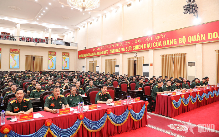 Các đại biểu dự lễ khai mạc hội thi. 