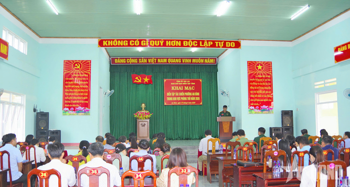 Quang cảnh khai mạc diễn tập. 