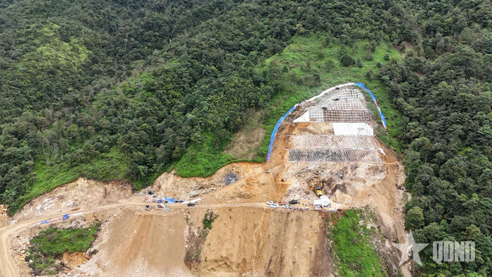 Quang cảnh triển khai xây dựng hầm Hoàng Liên.