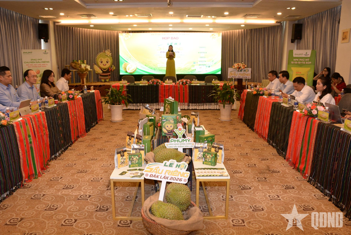 Quang cảnh buổi họp báo.