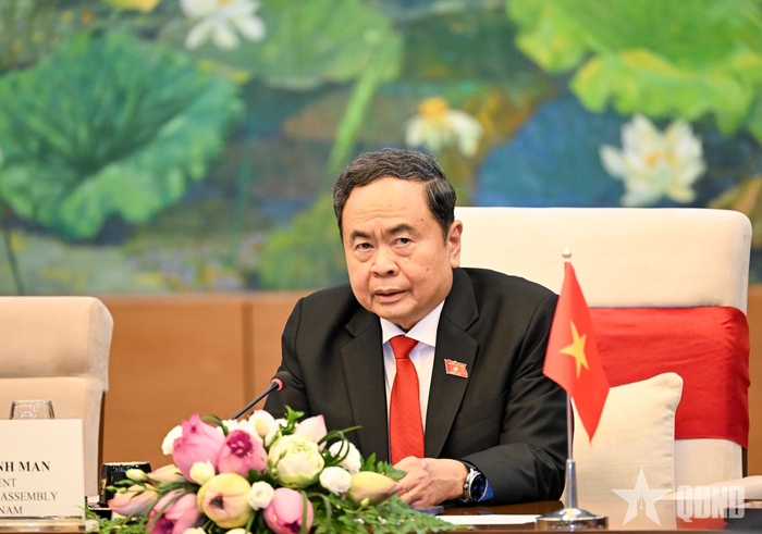 Chủ tịch Quốc hội Trần Thanh Mẫn phát biểu tại cuộc hội đàm. 