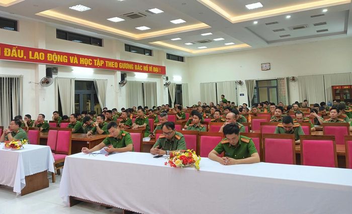 Quang cảnh lễ ra quân