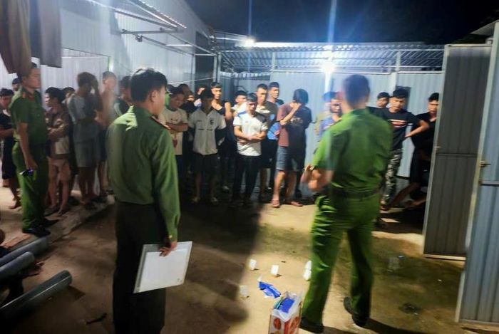 Các tổ công tác đồng loạt ra quân kiểm tra, rà soát tại các khu vực trọng điểm, địa bàn phức tạp về an ninh trật tự
