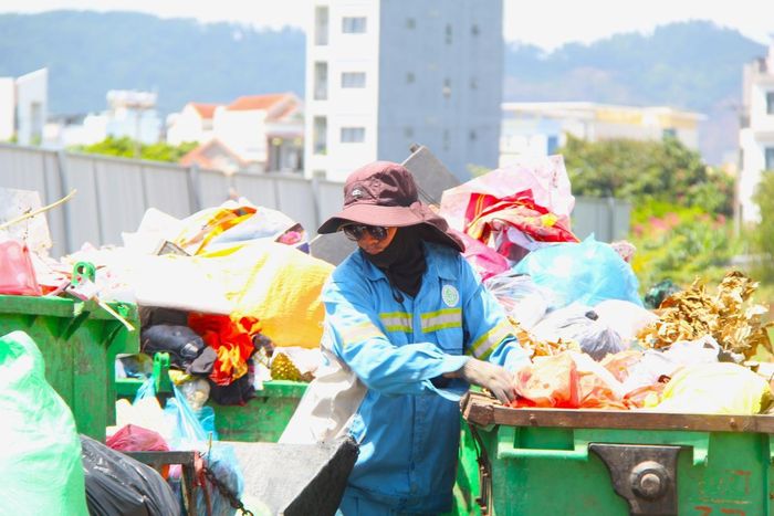 Đặc biệt, Đà Nẵng yêu cầu các đơn vị xử lý dứt điểm các phản ánh về rác thải trong vòng 4 giờ kể từ lúc tiếp nhận