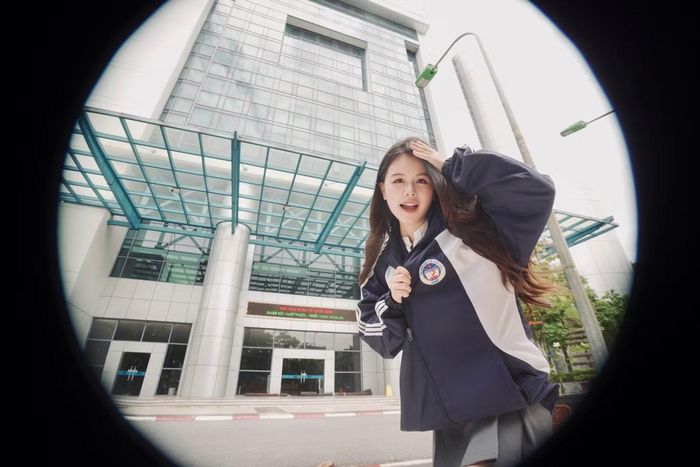 Mỗi trải nghiệm không chỉ là mảnh ghép trau dồi bản lĩnh sân khấu, mà còn là bước đệm vững chắc giúp Khánh Dung mở rộng cơ hội và kiến tạo tương lai.