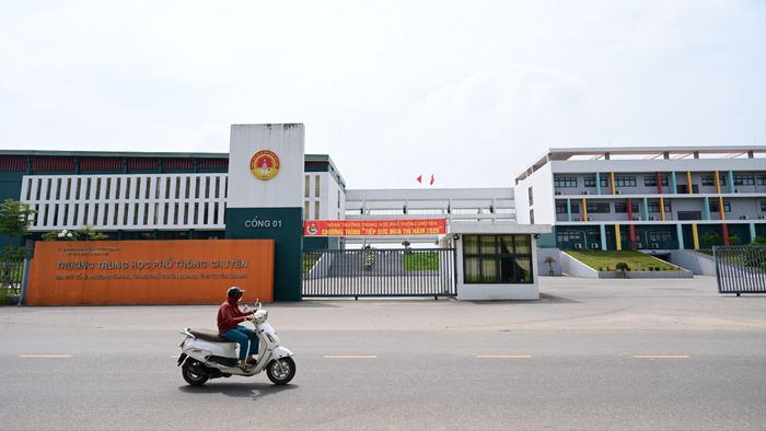  Trường THPT chuyên Tuyên Quang 