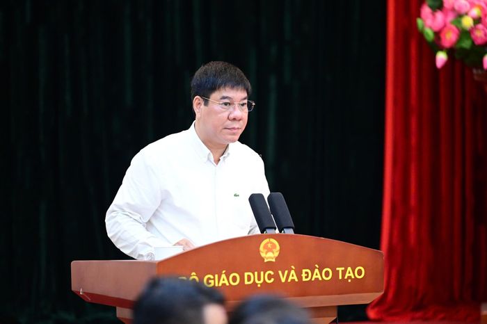 Cục trưởng Cục Quản lý chất lượng Huỳnh Văn Chương thông tin tại buổi họp báo. Ảnh: ĐỖ TRUNG 