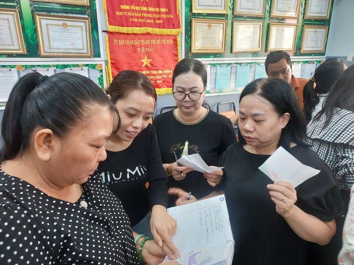 Lớp học có sự tham gia nhiệt tình của nhiều giáo viên lớn tuổi