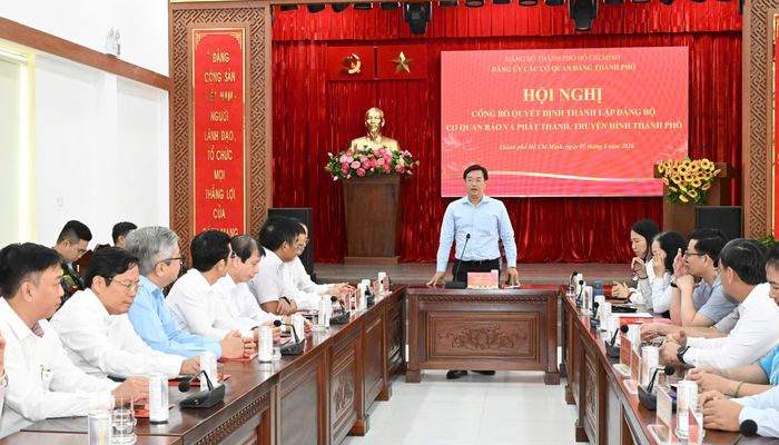  Phó Bí thư Thường trực Thành ủy TPHCM Lê Quốc Phong phát biểu chỉ đạo và giao nhiệm vụ. Ảnh: VIỆT DŨNG 