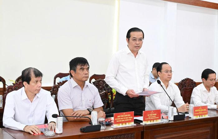  Đồng chí Lê Văn Minh, Bí thư Đảng ủy, Tổng Giám đốc Cơ quan Báo và Phát thanh, Truyền hình TPHCM phát biểu tiếp thu ý kiến chỉ đạo. Ảnh: VIỆT DŨNG 