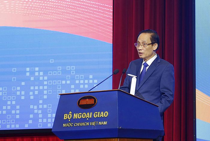 Bộ trưởng Bộ Ngoại giao Lê Hoài Trung phát biểu khai mạc phiên họp. Ảnh: HÀ NGUYỄN 