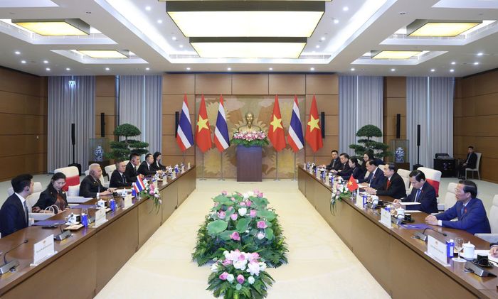Chủ tịch Quốc hội Trần Thanh Mẫn hội đàm với Chủ tịch Quốc hội kiêm Chủ tịch Hạ viện Vương quốc Thái Lan Sophon Zaram. Ảnh: QUANG PHÚC