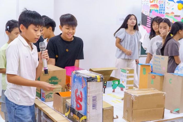 Nhiều mô hình STEM được các em học sinh tự tay thiết kế và thuyết trình.