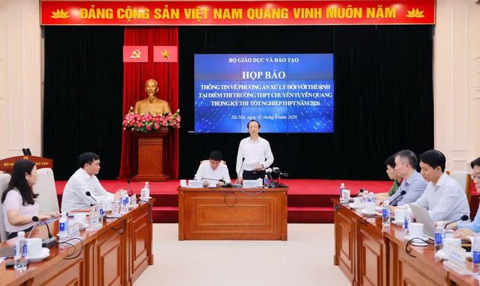 Quang cảnh họp báo.