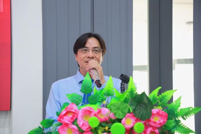 PGS.TS Lê Hoàng Anh, Trưởng phòng Khoa học công nghệ - Thư viện - Hợp tác quốc tế Trường ĐH SPKT Vĩnh Long phát biểu khai mạc khóa đào tạo.