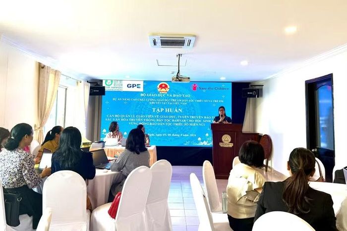 Quang cảnh lớp tập huấn.