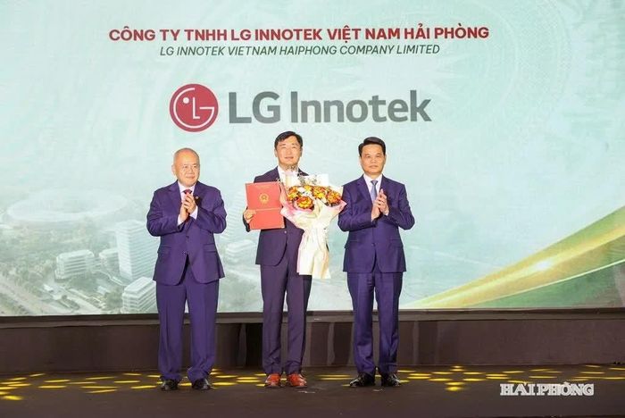 LG Innotek vừa quyết định lựa chọn KCN DEEP C Hải Phòng 2 để triển khai dự án tổ hợp sản xuất bảng mạch bán dẫn với tổng vốn đầu tư 1 tỷ USD.