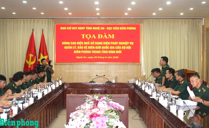 Quang cảnh tại buổi tọa đàm. Ảnh: Văn Hà