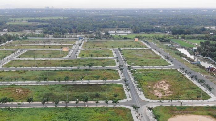 Nhóm đất nền vùng ven, phân lô tự phát, thiếu hạ tầng thì giá sẽ đi ngang hoặc giảm mạnh, thậm chí mất thanh khoản.