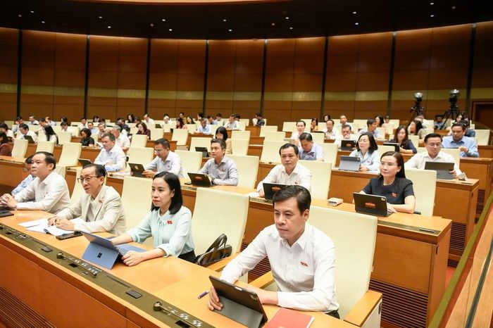  Các đại biểu tại phiên họp sáng 5/8. Ảnh: Như Ý 
