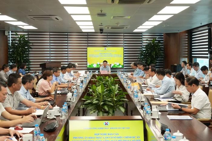 Chủ tịch HĐTV Ngô Hoàng Ngân khẳng định quan điểm nhất quán của Tập đoàn là triển khai các dự án phải trên cơ sở tuân thủ pháp luật, bảo đảm hiệu quả đầu tư và hiệu quả khai thác tài nguyên