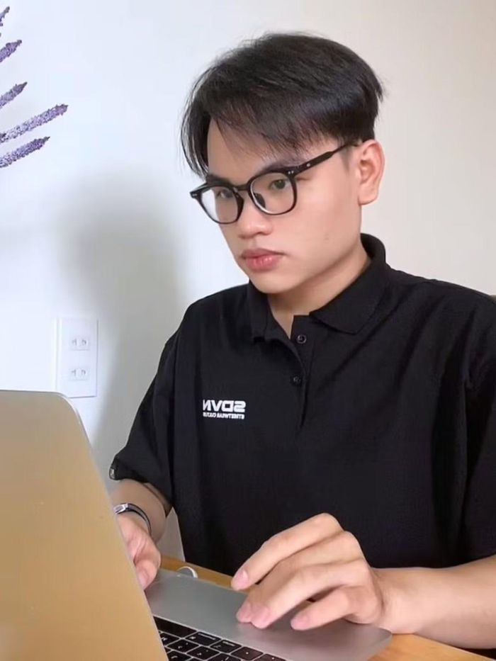 Nguyễn Thành Phát từng làm nhiều công việc cùng lúc để có thêm thu nhập.